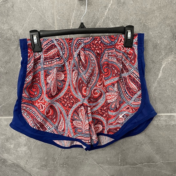 Nike running shorts Size Medium - Picture 1 of 1